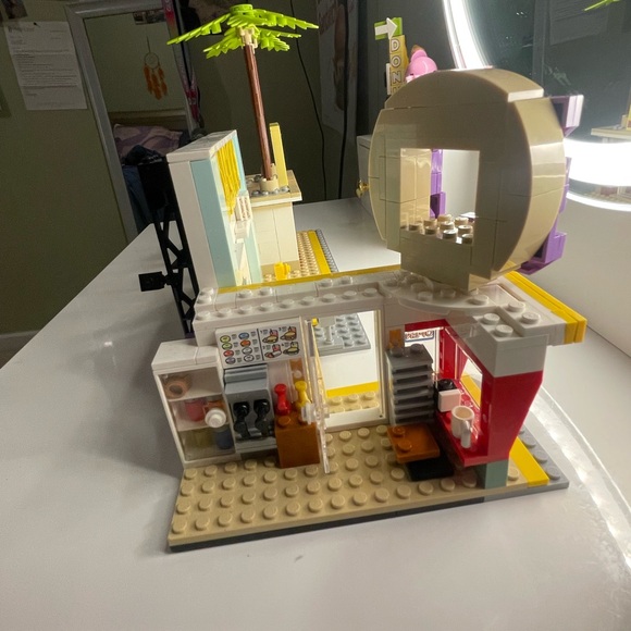 Lego BTS #21339 - Picture 13 of 14